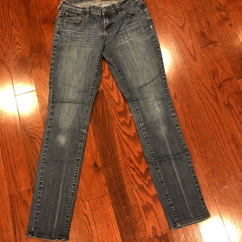 Skinny leg low rise jeans